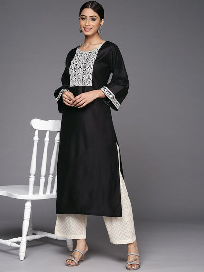 Dhiyona IE Women Black & White Floral Yoke Design Bell Sleeves Thread Work Liva Kurta