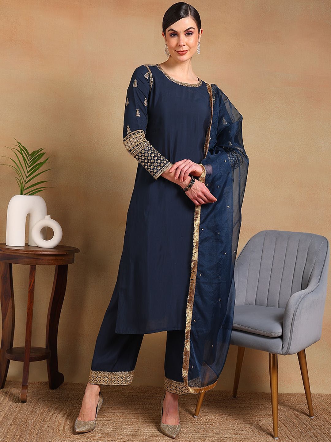 Dhiyona PD Women Women Embroidered Straight Kurta & Trousers With Dupatta