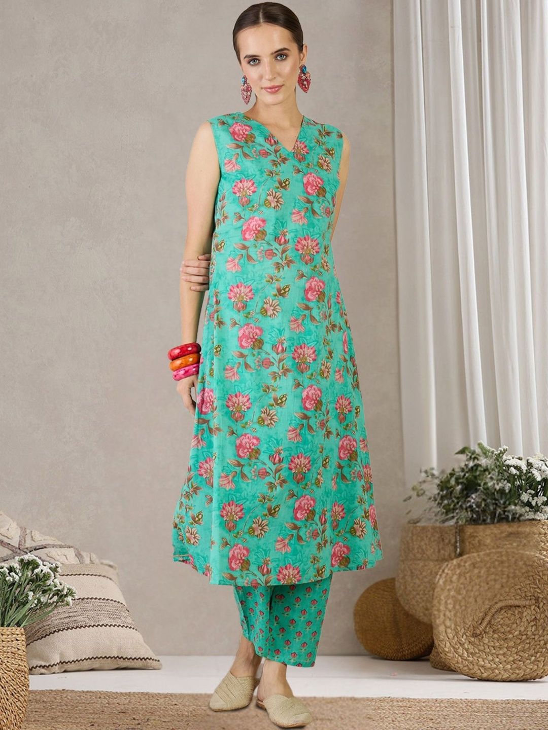 Women Floral Printed Regular Pure Cotton Kurta with Trousers