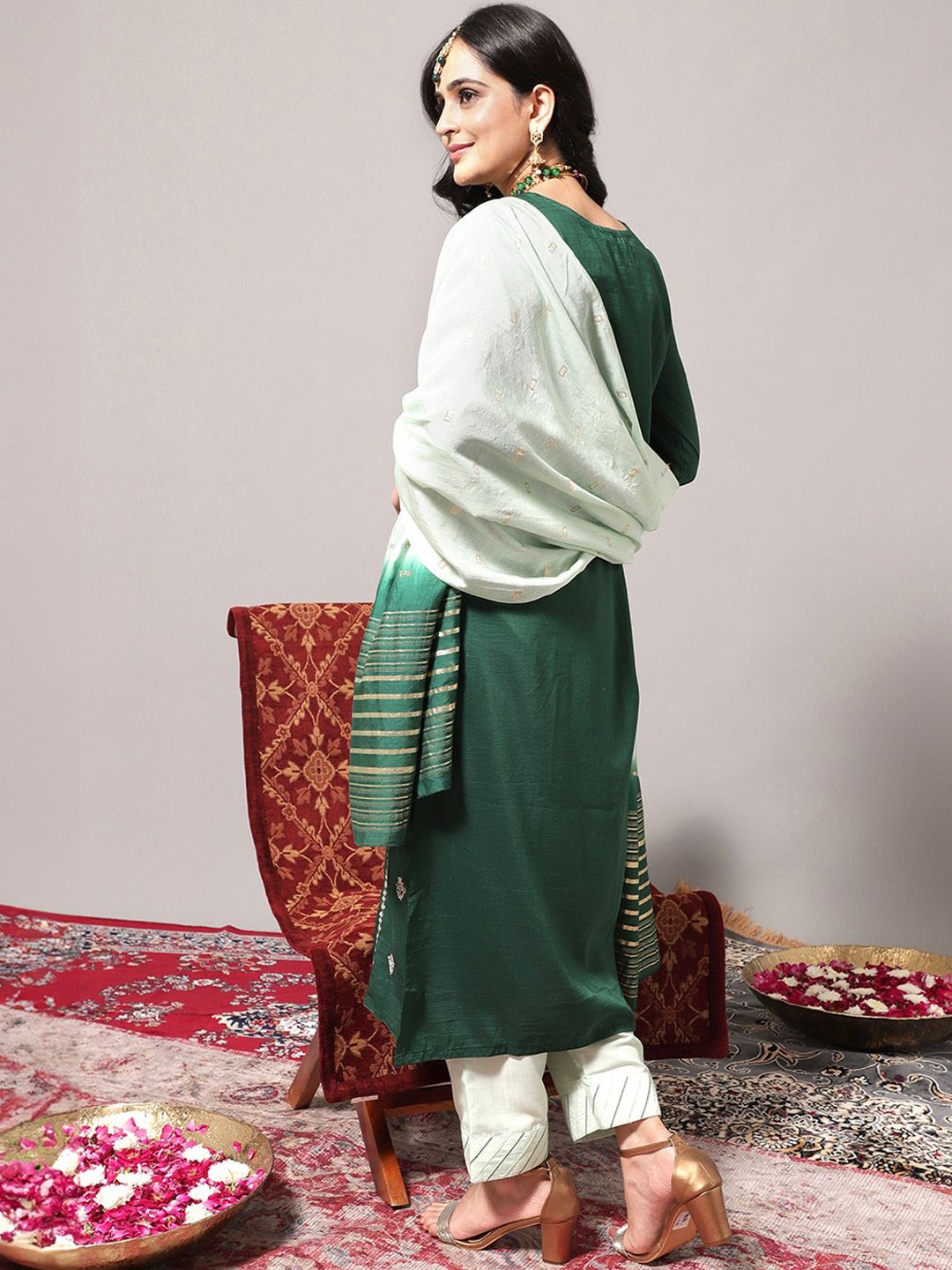 Dhiyona VA Women'sEthnic Motifs Embroidered Thread work Straight Kurta & Trousers With Dupatta