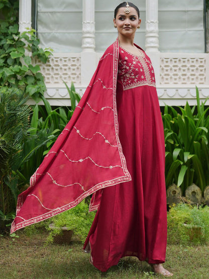 Dhiyona IE Women Ethnic Motifs Embroidered Empire Kurta with Trousers With Dupatta