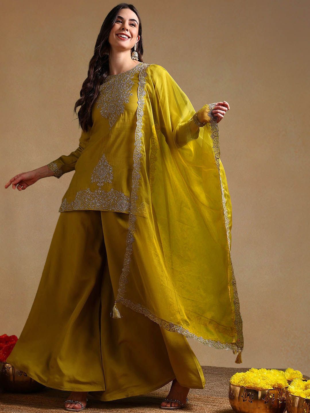 Dhiyona PD Women Women Floral Embroidered Kurti with Palazzo & Dupatta