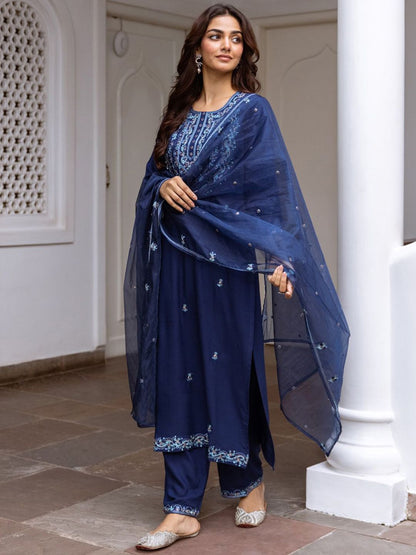 Dhiyona IE Women Floral Embroidered Regular Thread Work Kurta with Trousers & With Dupatta