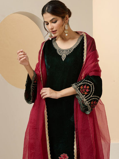 Dhiyona IS Women's Women Floral Embroidered Regular Thread Work Velvet Kurta with Trousers & With Dupatta