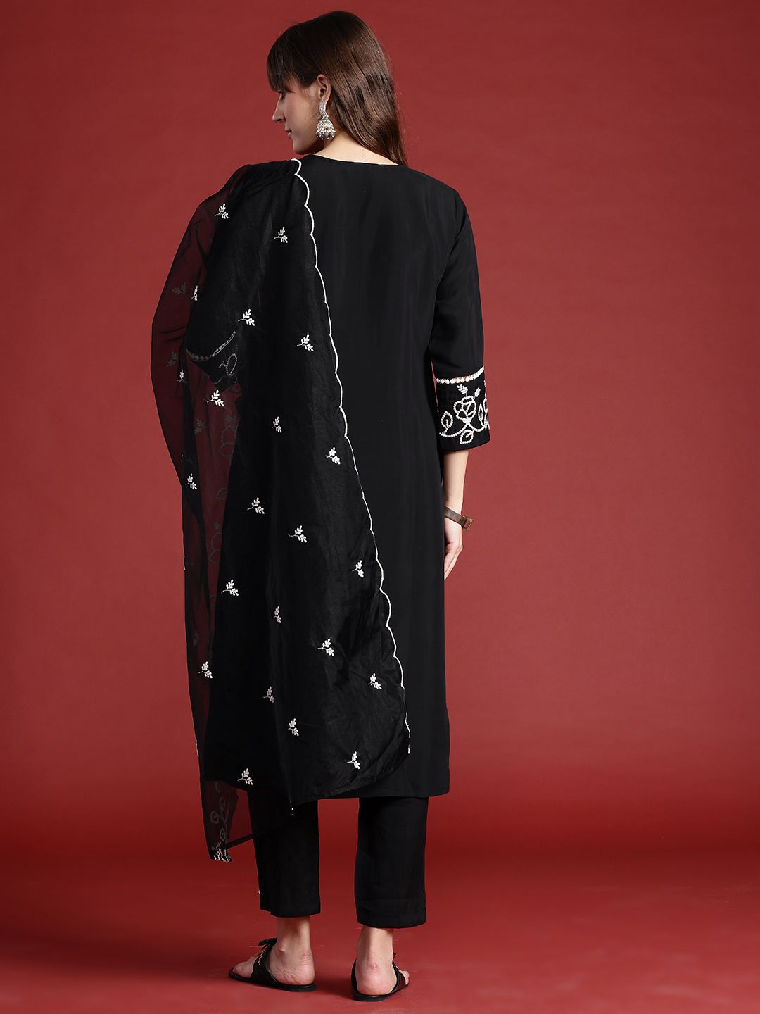 Dhiyona IE Floral Embroidered Thread Work Kurta With Trousers & Dupatta