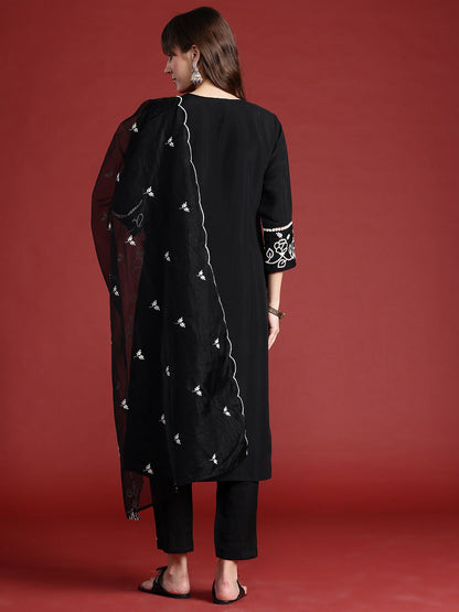 Dhiyona IE Floral Embroidered Thread Work Kurta With Trousers & Dupatta