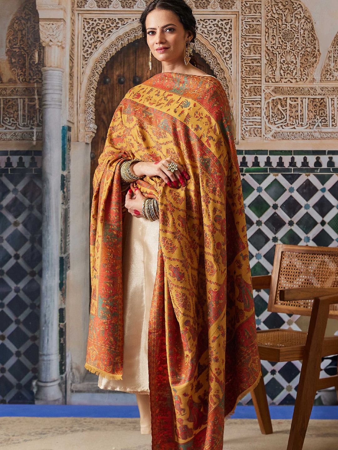 Dhiyona PA Women Paisley Woven Design Shawl