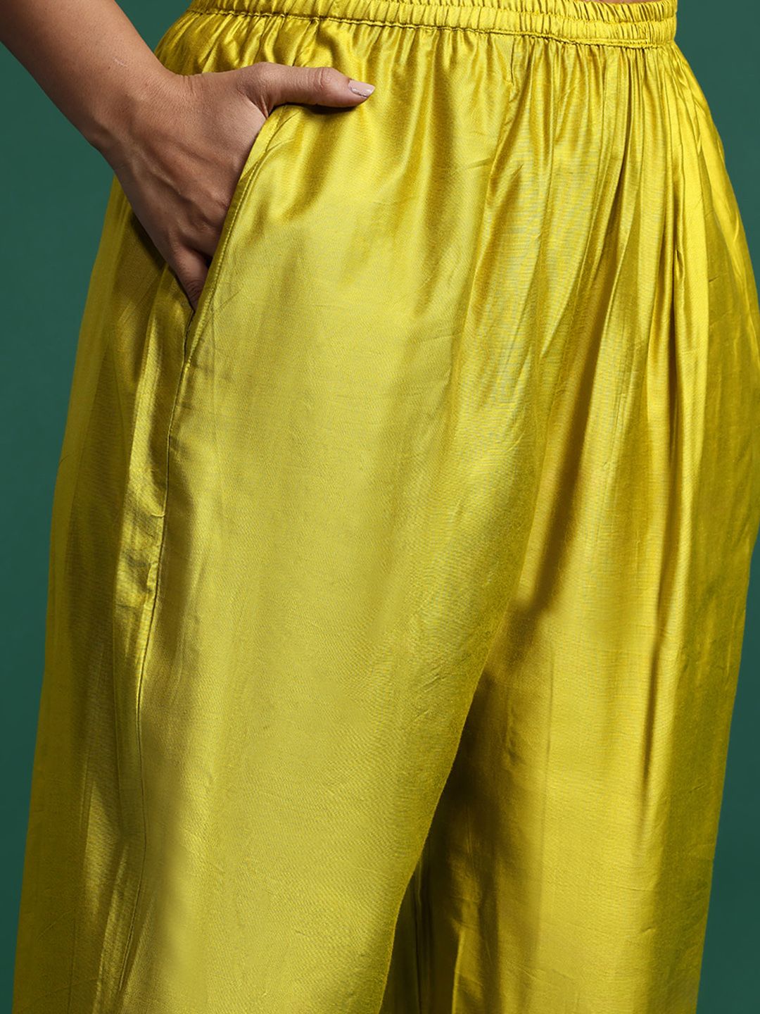 Dhiyona IE Embroidered Kurta with Trousers & Dupatta