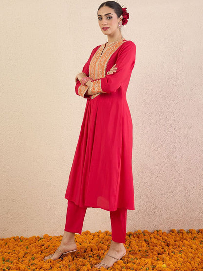 Women Ethnic Motifs Embroidered Mandarin Collar Mirror Work Kurta Trousers