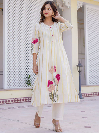 Women Floral Printed Regular Pure Cotton Kurta with Trousers