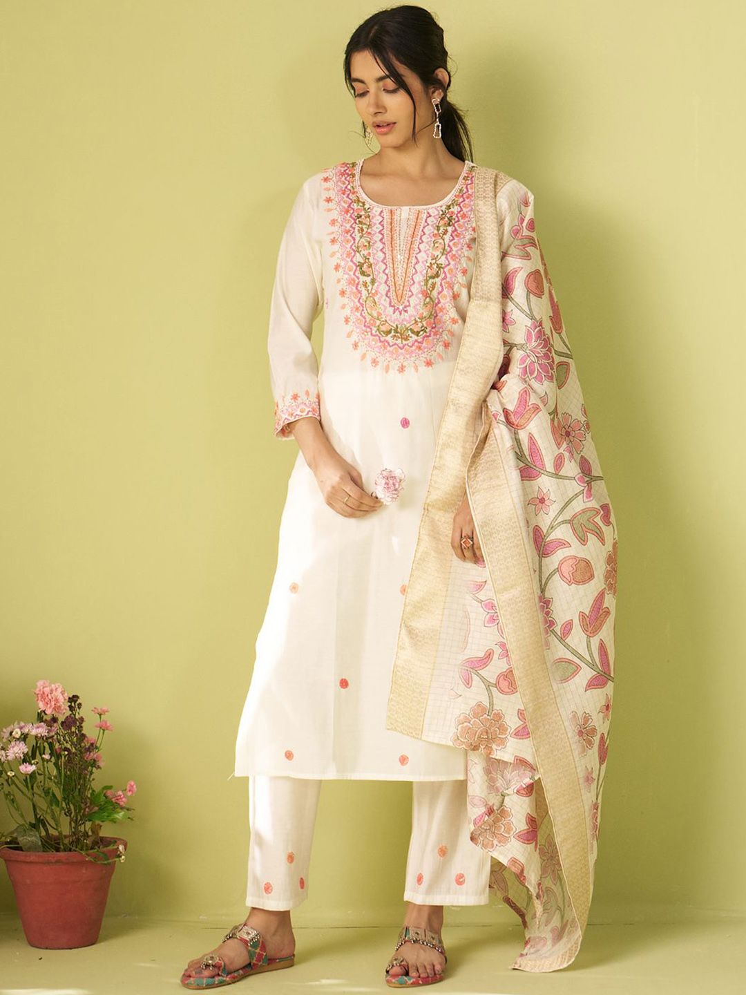 Dhiyona IE Women Ethnic Motifs Embroidered Regular Thread Work Kurta with Trousers & Dupatta
