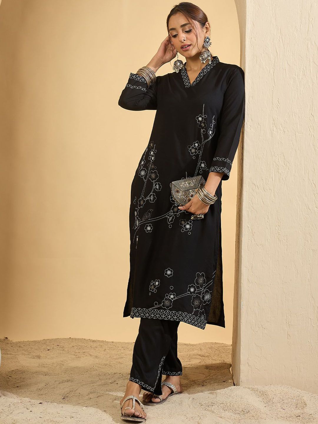 Floral Embroidered Thread Work V Neck Kurta With Trousers