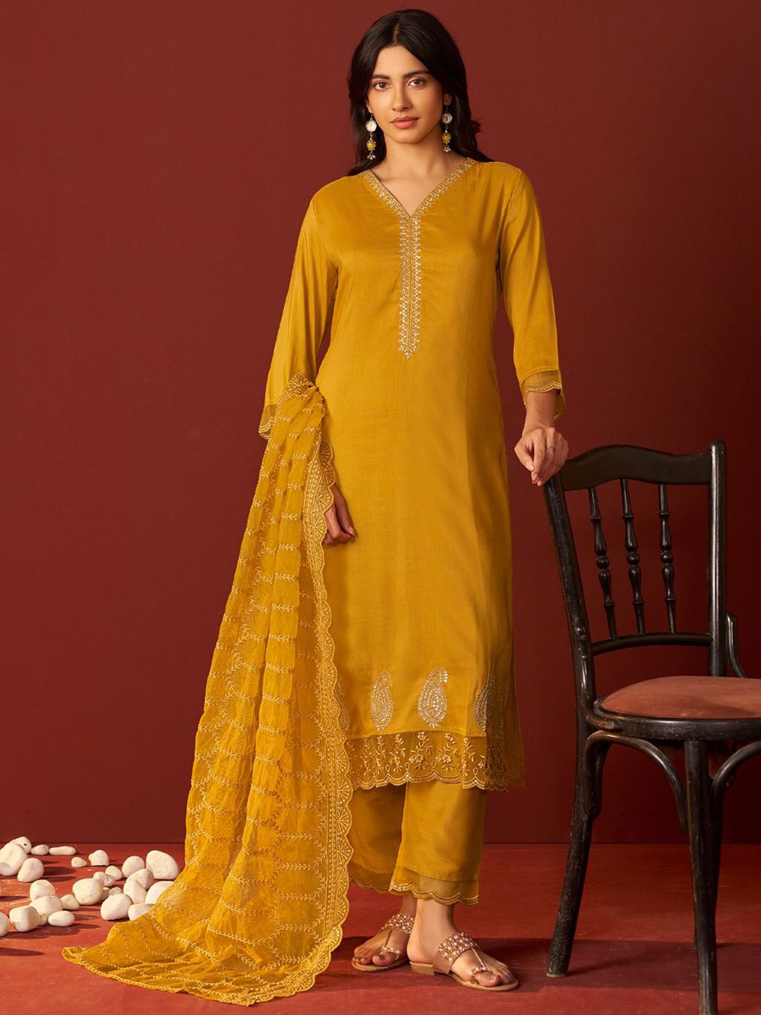 Dhiyona IE Women Ethnic Motifs Embroidered Regular Sequinned Kurta & Trousers With Dupatta