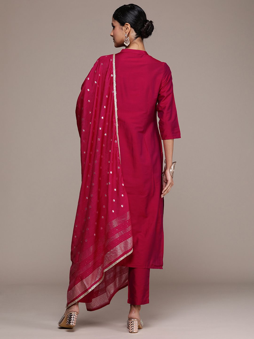 Dhiyona PD Women Women Jashn Kurta With Trousers & Embellished Dupatta