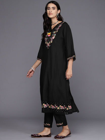 Women Floral Embroidered Regular Thread Work Kurta with Trousers & With Dupatta