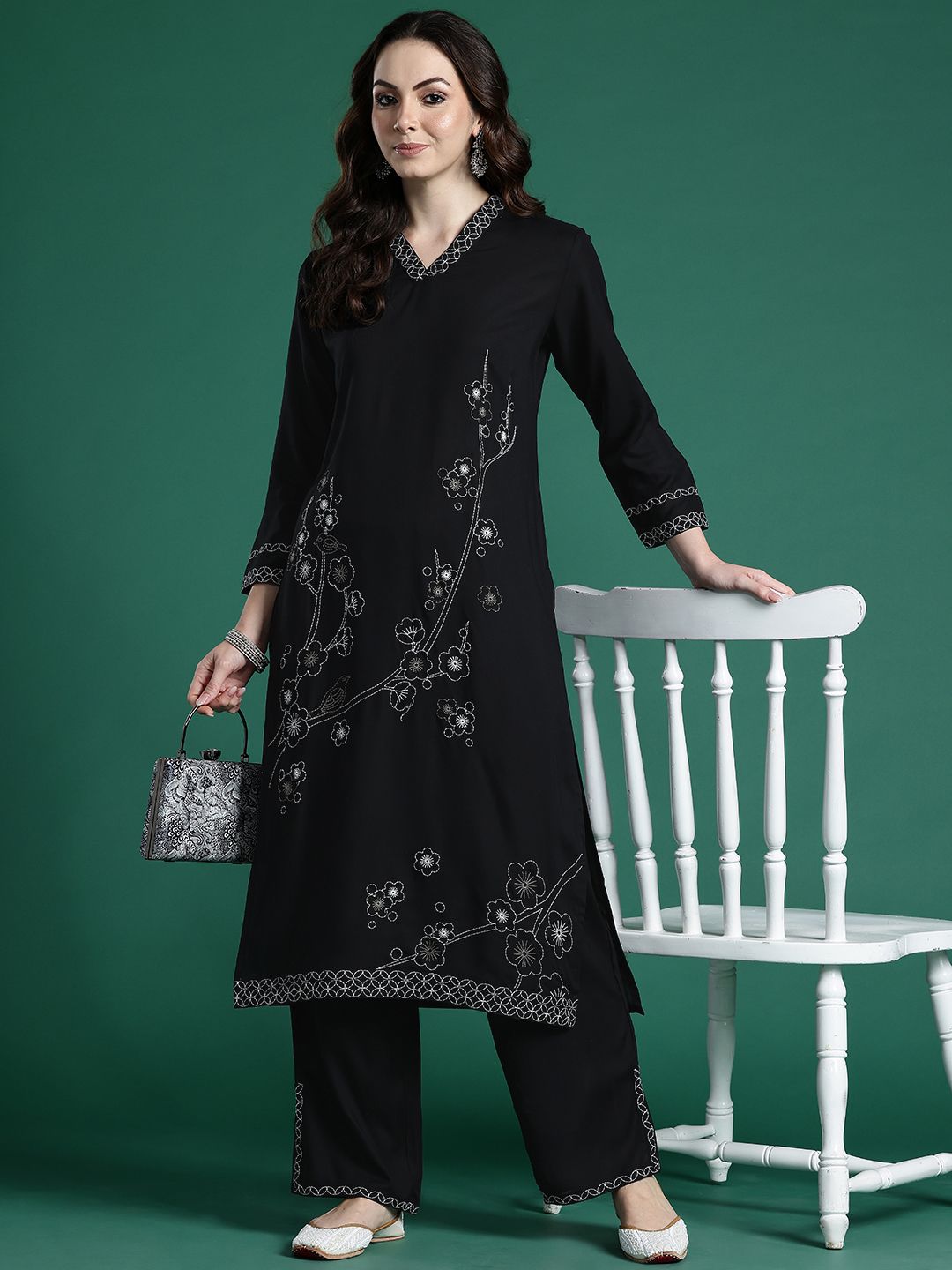 Dhiyona IE Floral Embroidered Regular Kurta with Trousers