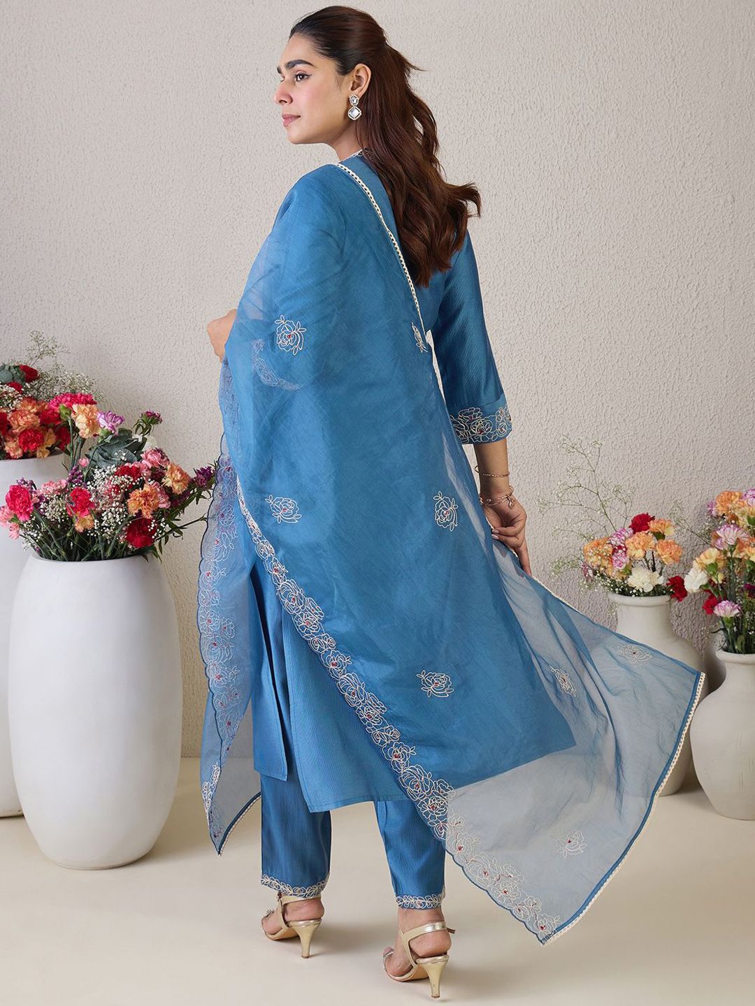 Women Floral Embroidered Kurta with Trousers & Dupatta