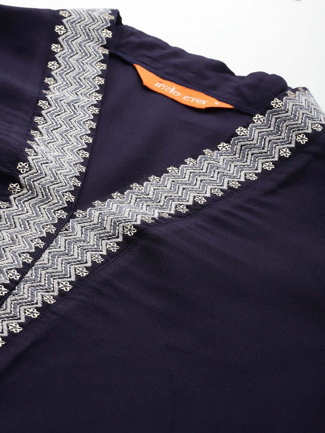 Dhiyona IE Floral Embroidered Sequinned Kurta with Trousers