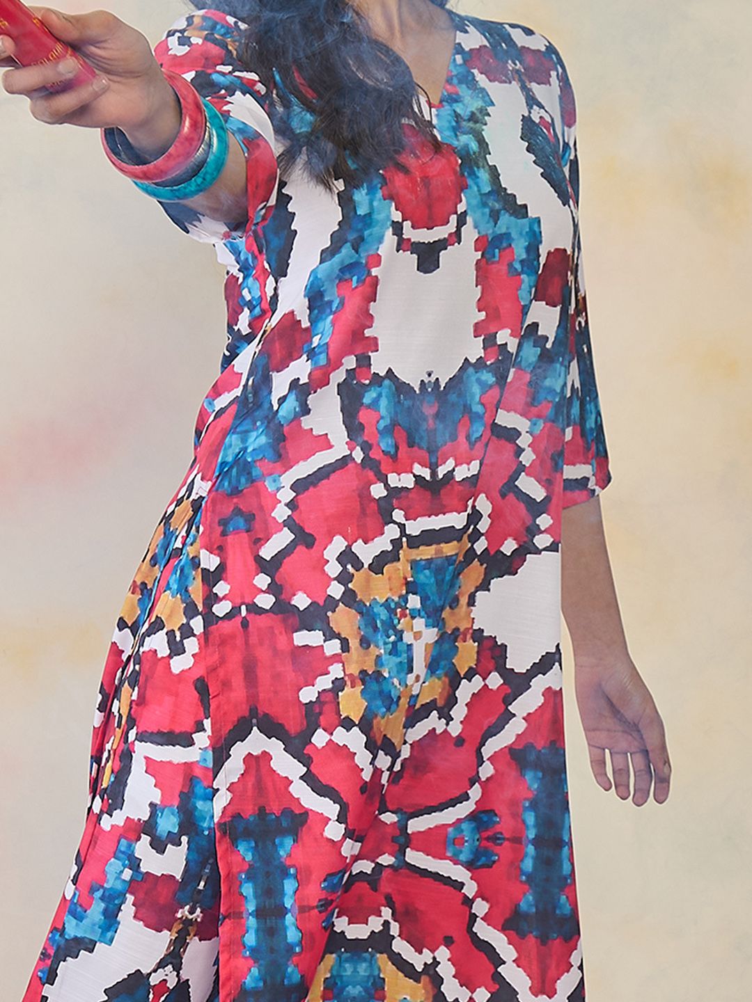 Women Printed Regular Kurta with Trousers