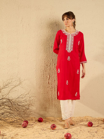 Dhiyona IE Floral Embroidered Sweetheart Neck Machine Weave Straight Kurta