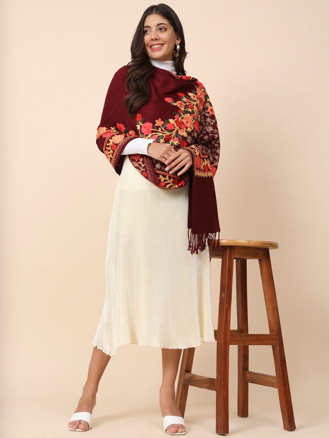 Dhiyona PA Floral Embroidered Shawl