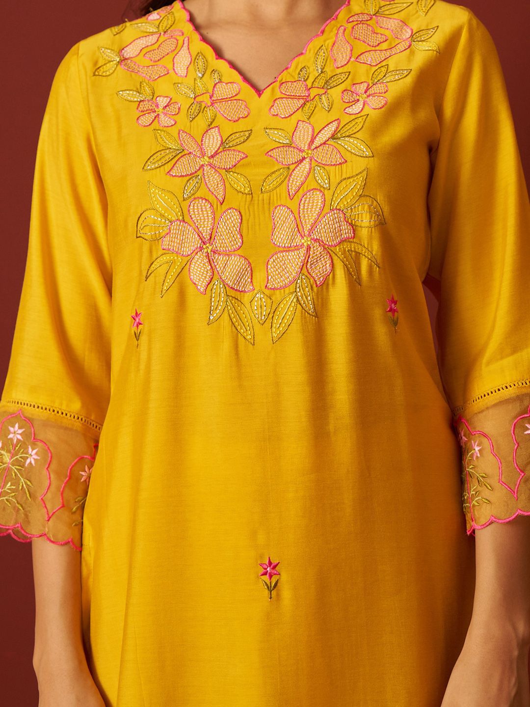 Women Floral Woven Design Kurta with Trousers & Dupatta