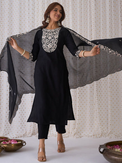 Dhiyona IE Black Floral Embroidered Thread Work Kurta with Trousers & Dupatta
