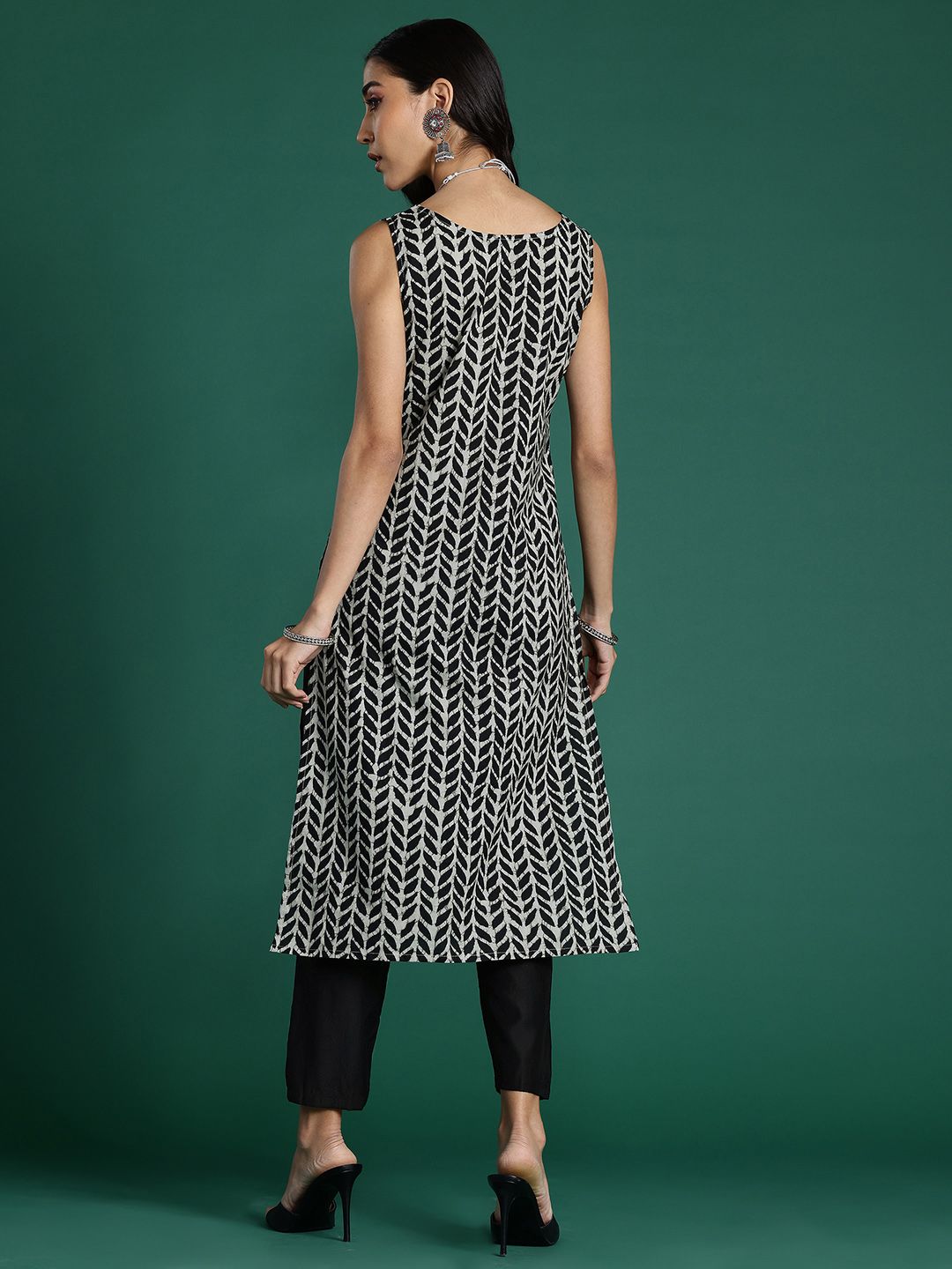 Dhiyona IE Women Floral Printed Block Print Pure Cotton Kurta