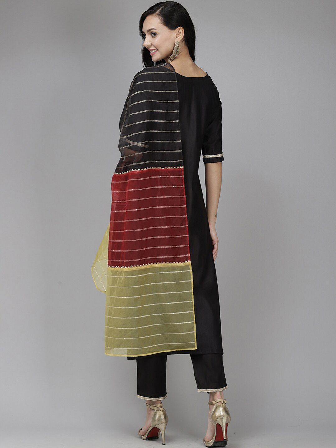 Dhiyona IE Women Round Neck Embroidered Liva Kurta & Trousers With Dupatta