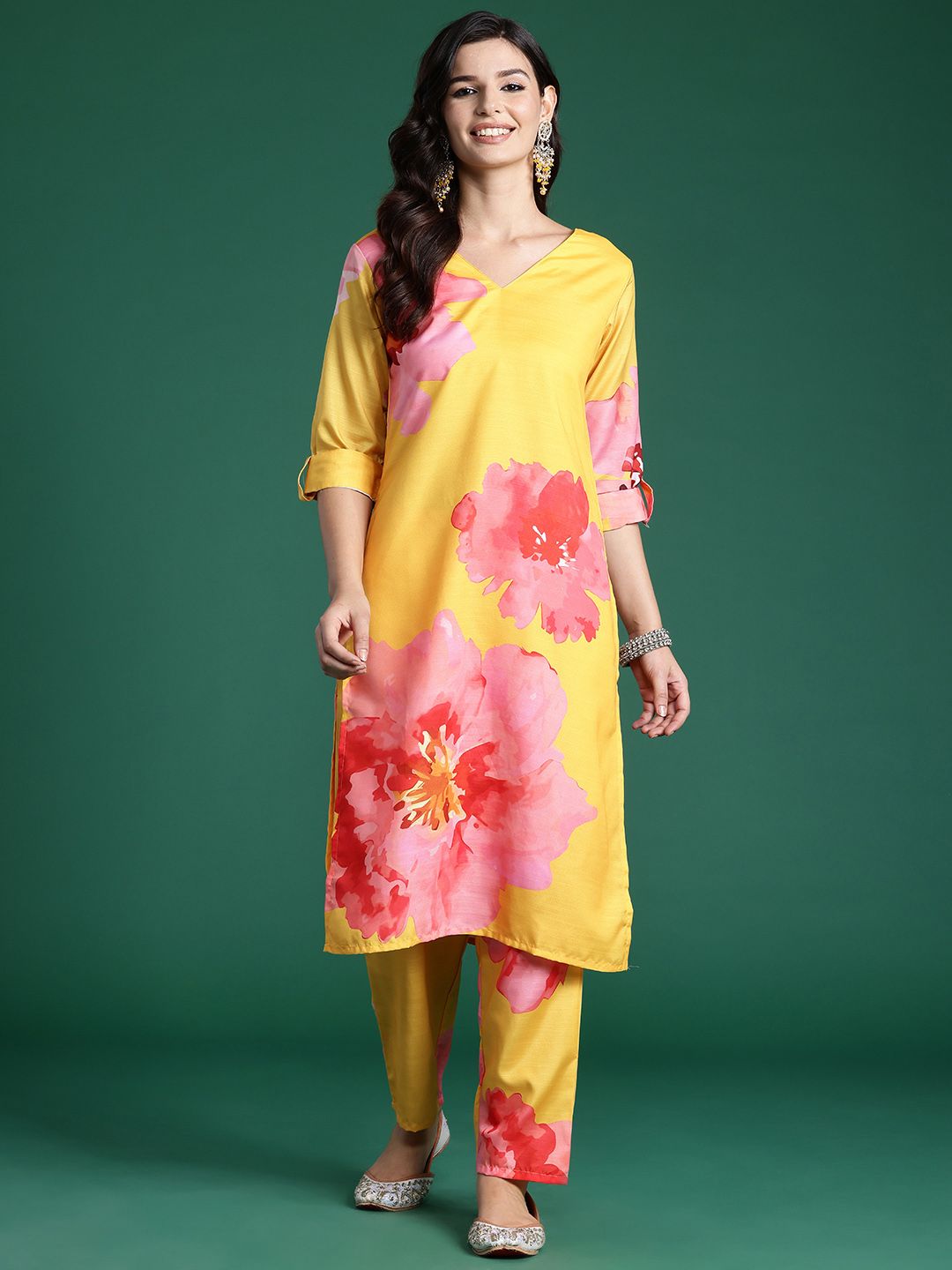 Women Floral Printed Regular Kurta with Trousers