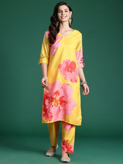 Women Floral Printed Regular Kurta with Trousers