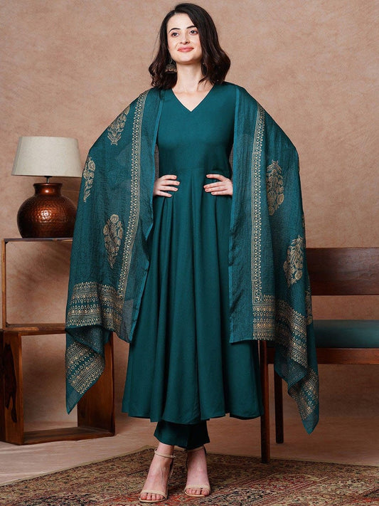 Dhiyona KL V Neck Anarkali Kurta With Trousers & Dupatta