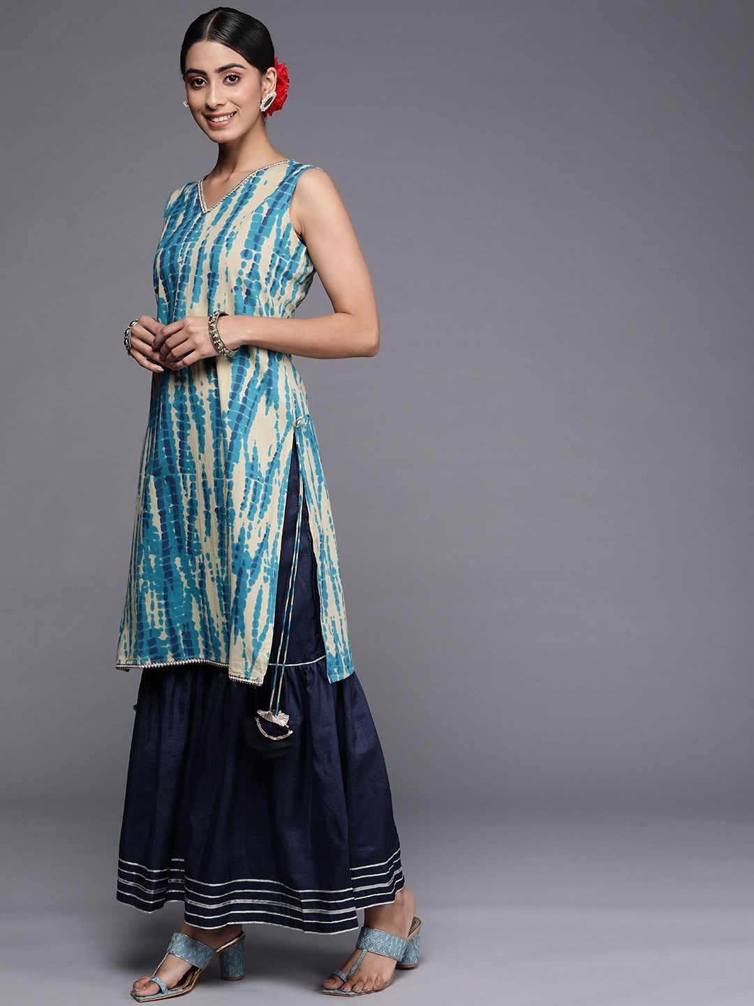 Dhiyona IE Women Blue Dyed Kurta with Sharara