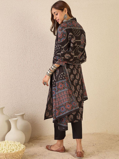 Floral Printed V-Neck Pure Cotton Straight Kurta With Trousers & Dupatta