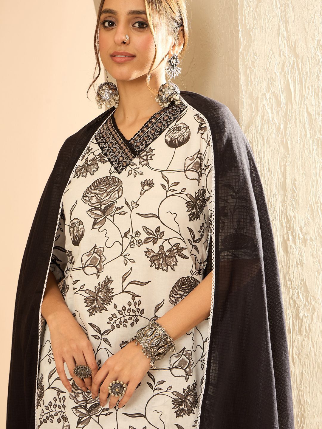 Dhiyona IE Women Printed Regular Mirror Work Pure Cotton Kurta with Trousers & With Dupatta