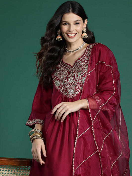 Dhiyona IE Floral Embroidered Pleated Thread Work Liva Kurta With Trousers & Dupatta
