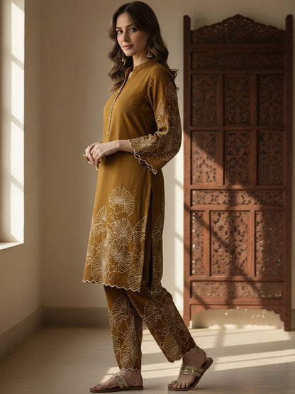 Floral Embroidered Regular Thread Work Pure Cotton Kurta With Trousers