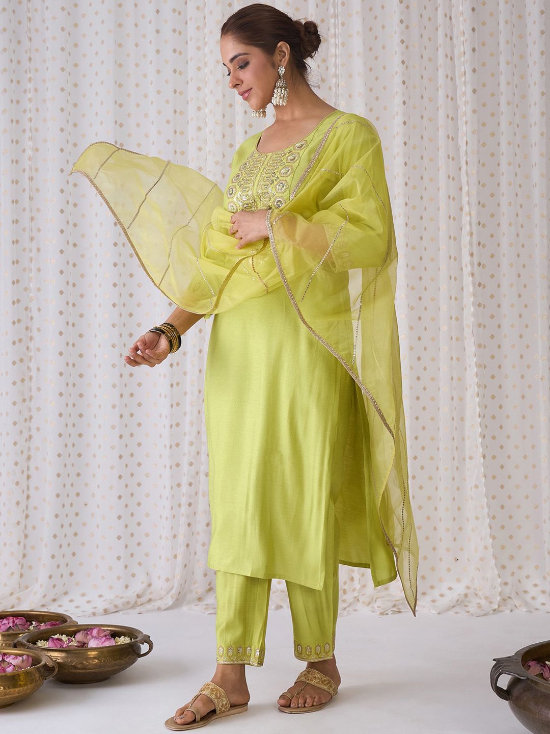 Dhiyona IE Geometric Embroidered Round Neck Liva Straight Kurta with Trousers & Dupatta
