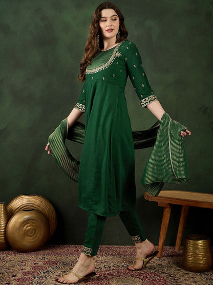 Dhiyona SN Women's Green Floral Embroidered Regular Anarkali Kurta With Trouser With Dupatta