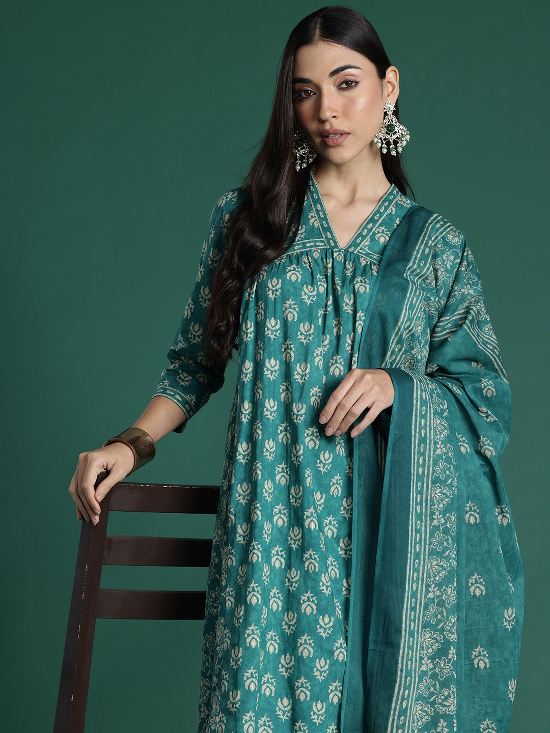Dhiyona IE Women Floral Printed Empire Pure Cotton Kurta with Trousers & With Dupatta