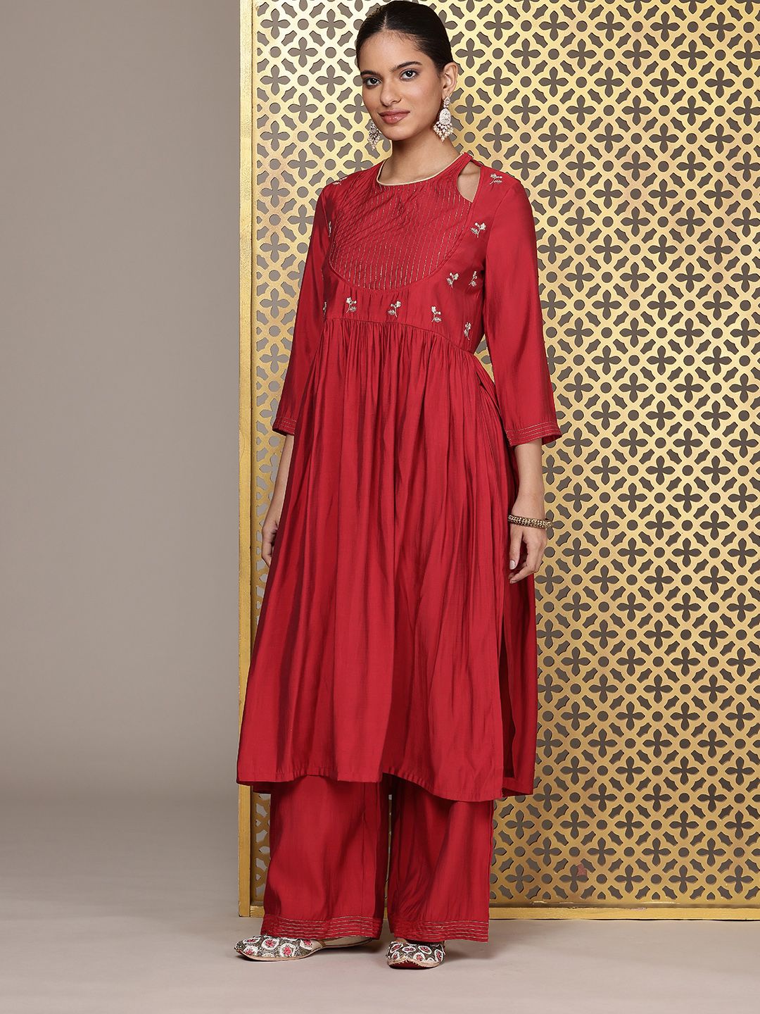 Dhiyona PD Women Yoke Design Thread Work Jashn Kurta & Palazzos With Dupatta