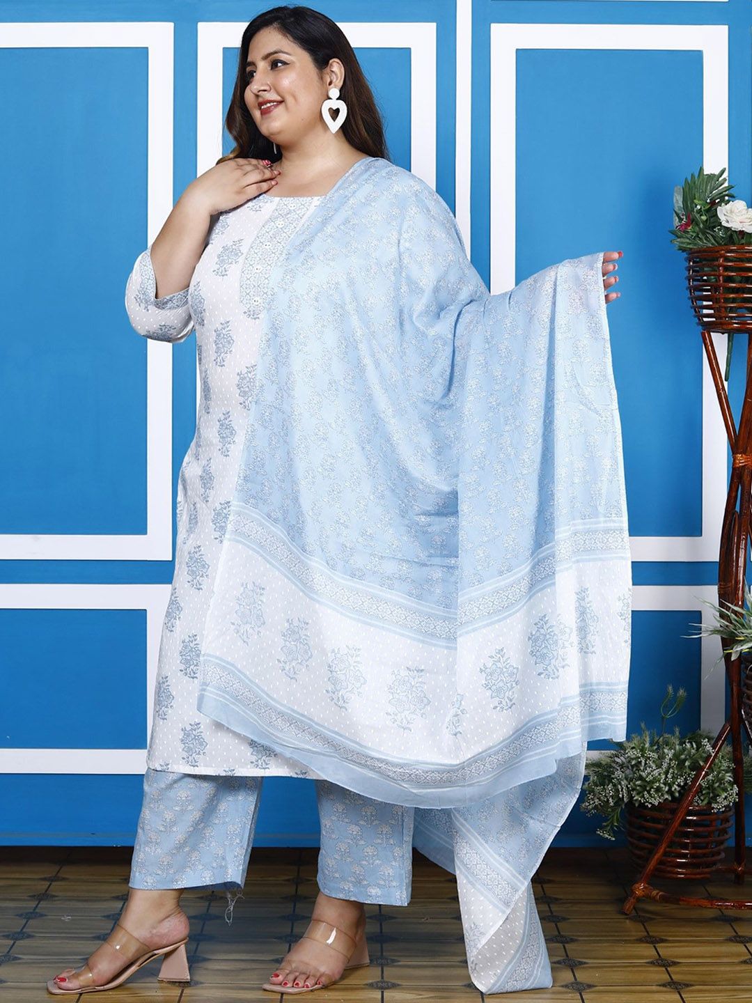 Dhiyona KL Plus Size Floral Printed Sequin Pure Cotton Straight Kurta With Trousers & Dupatta