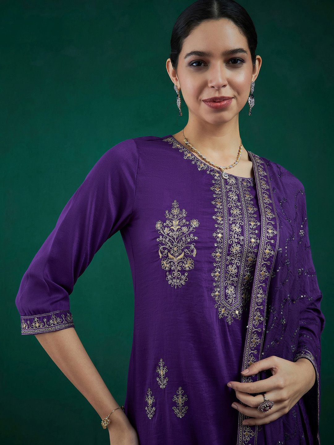 Dhiyona IE Floral Embroidered Regular Sequinned Kurta Wwith Trousers & Dupatta