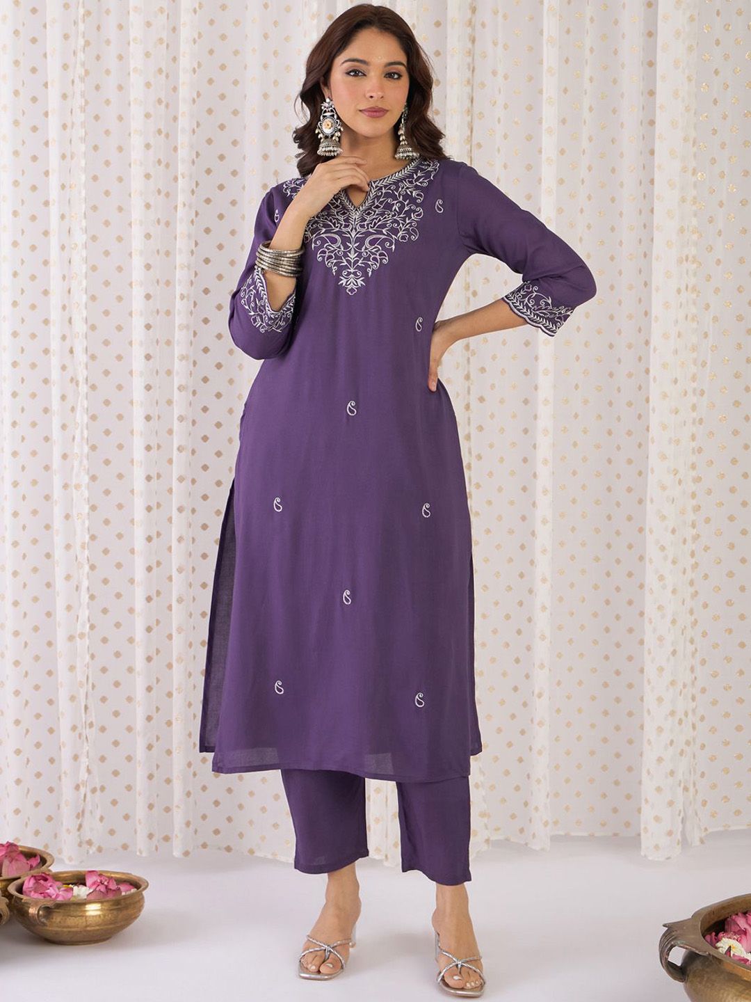 Dhiyona IE Paisley Embroidered Notch Neck Straight Kurta With Trousers & Dupatta