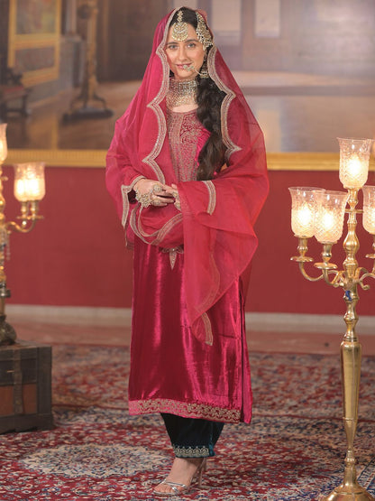 Ethnic Motifs Embroidered Sequinned Velvet Kurta With Trousers & Dupatta
