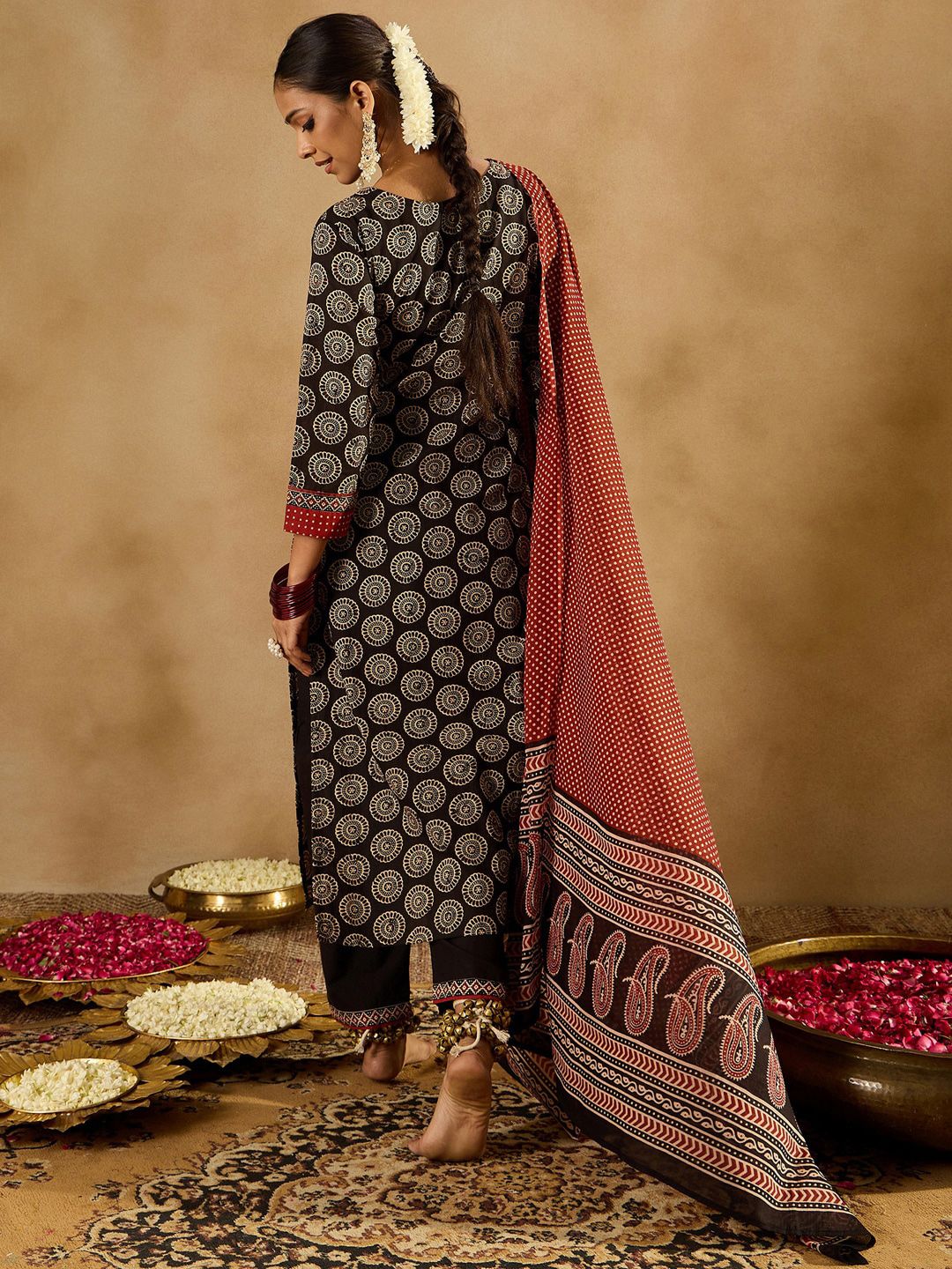 Black Geometric Printed Round Neck Pure Cotton Straight Kurta Set