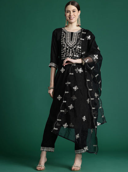 Ethnic Motifs Embroidered Gotta Patti Kurta With Trousers & Dupatta