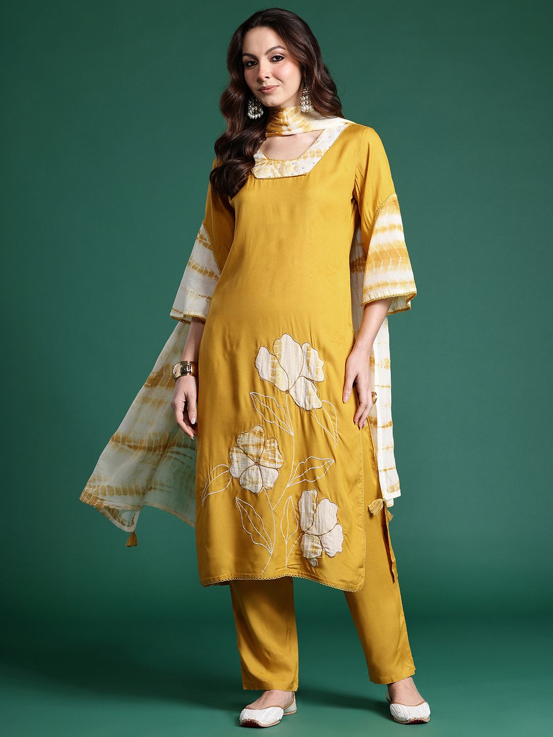 Dhiyona IE Floral Embroidered Kurta with Trousers & Dupatta