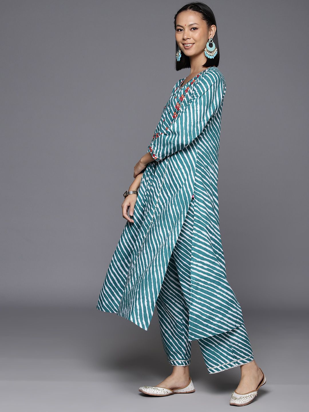 Dhiyona VA Women's Leheriya Striped Regular Mirror Work Cotton Kurta With Trousers & Dupatta