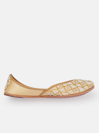 Dhiyona HOP Women Beads Embellished Mojaris